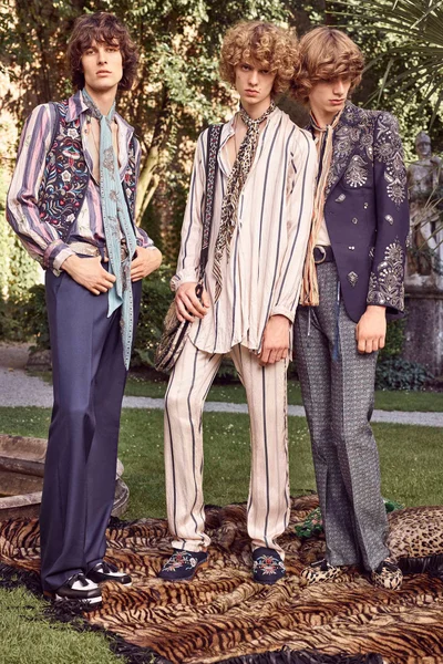 Look 26